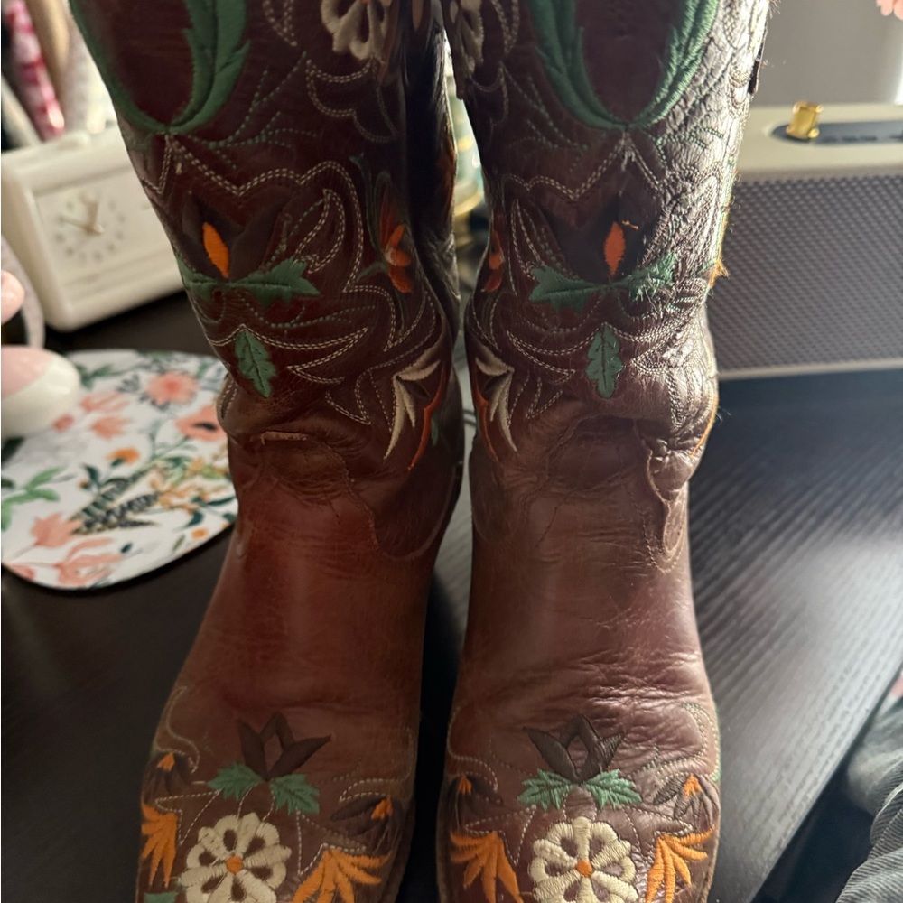 Tony Lama Brown Floral Embroidered Heeled Boots